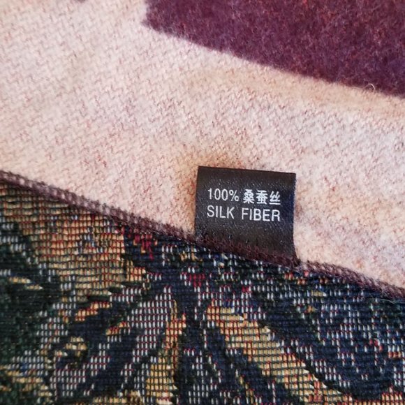 Thick, soft, silk scarf, intricate, flowers/leaves pattern, double sided - Picture 10 of 10